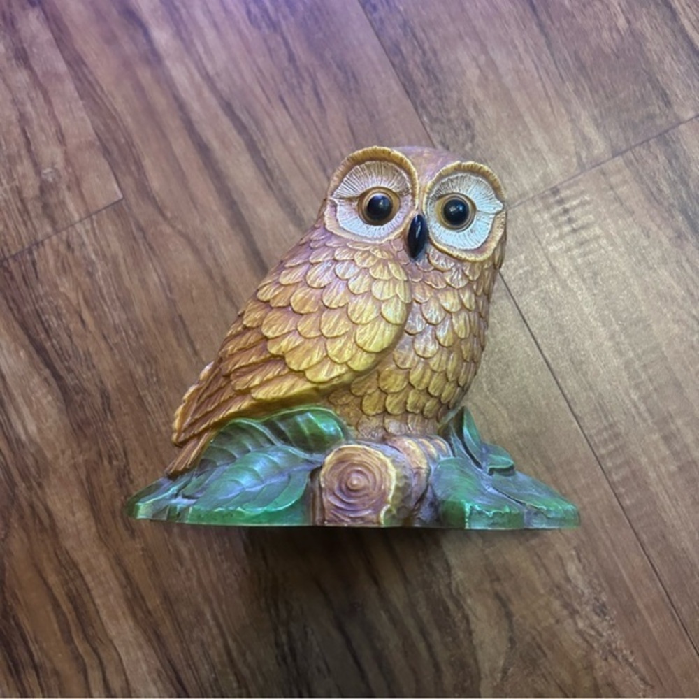 Golden Owl Figurine on Green Leaf Base - Decorative Home Accent